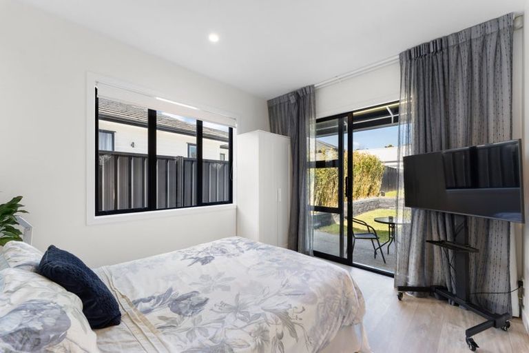 Photo of property in 3 Vogwill Road, Kumeu, 0810