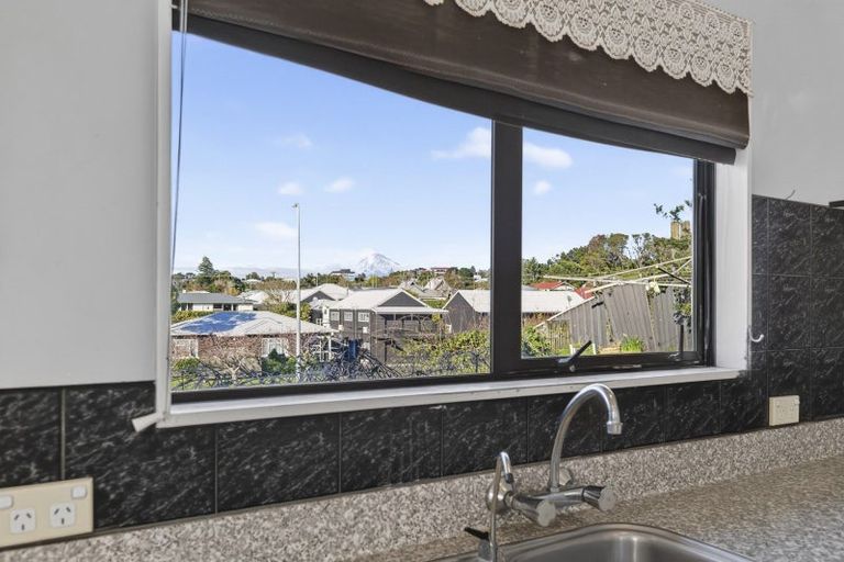 Photo of property in 260b Courtenay Street, Strandon, New Plymouth, 4312