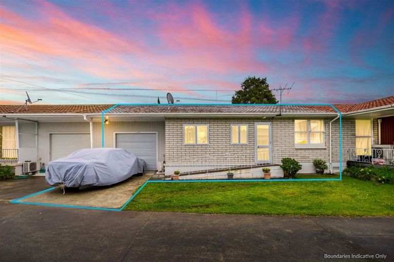 Photo of property in 2/36a Lincoln Road, Henderson, Auckland, 0610