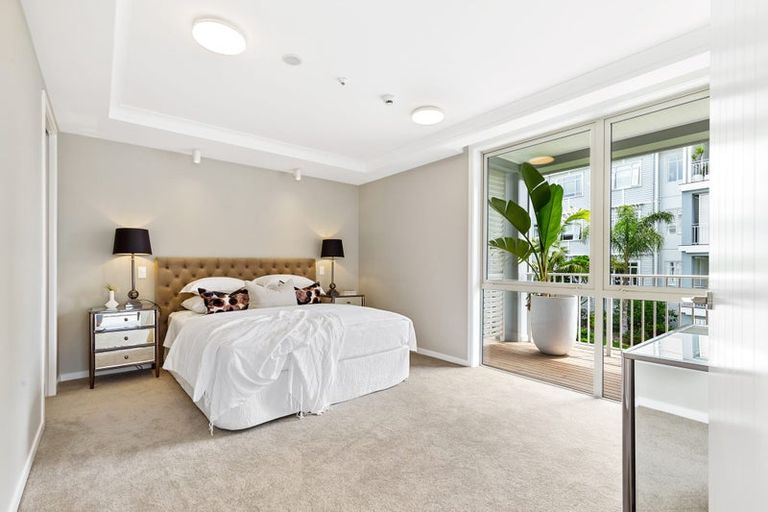 Photo of property in 231 Hibiscus Drive, Orewa, 0931