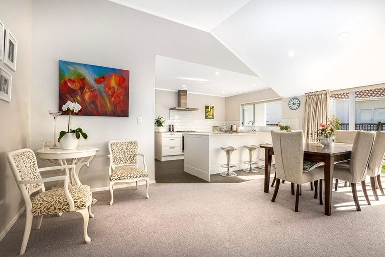 Photo of property in 7 Lakeside Villas, Whitby, Porirua, 5024