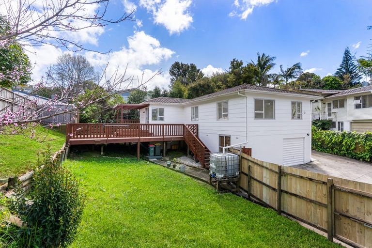 Photo of property in 16 Dunraven Place, Torbay, Auckland, 0630