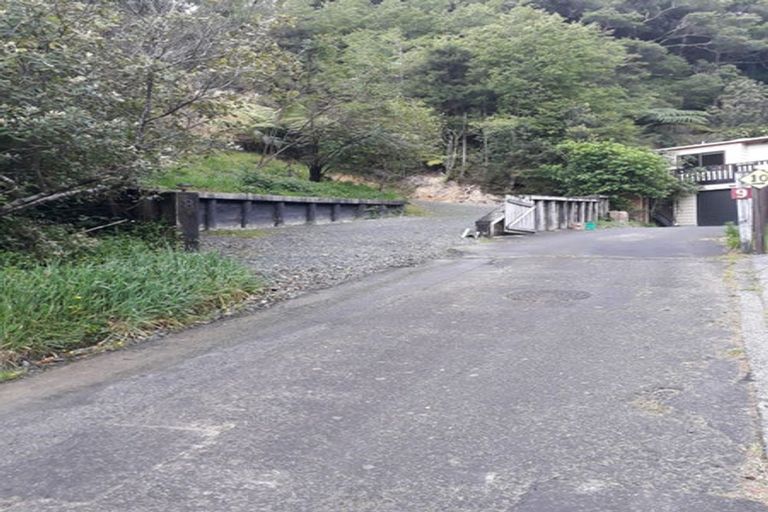 Photo of property in 8 Haven Grove, Naenae, Lower Hutt, 5011