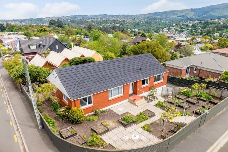 Photo of property in 16 Farquharson Street, Opoho, Dunedin, 9010