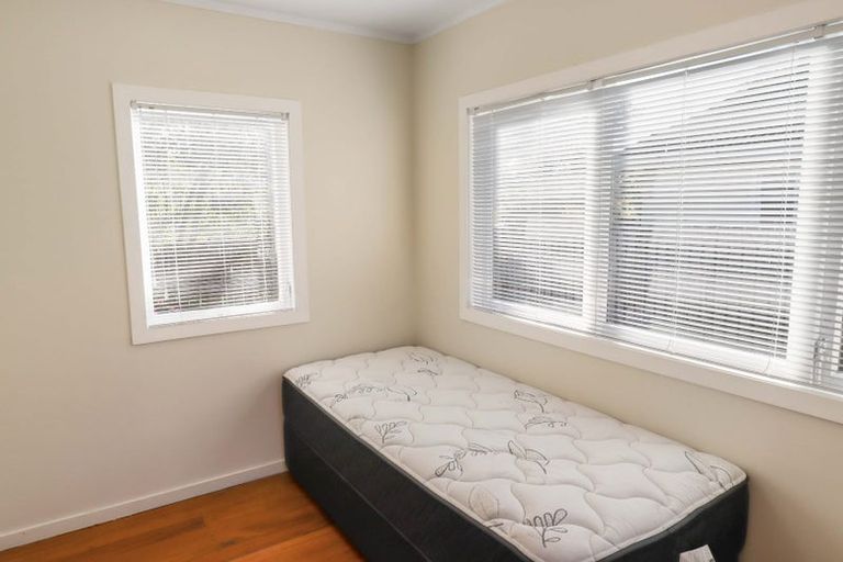 Photo of property in 5 Aorangi Road, Paraparaumu, 5032