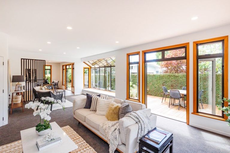 Photo of property in 17a Lincoln Terrace, Hokowhitu, Palmerston North, 4410