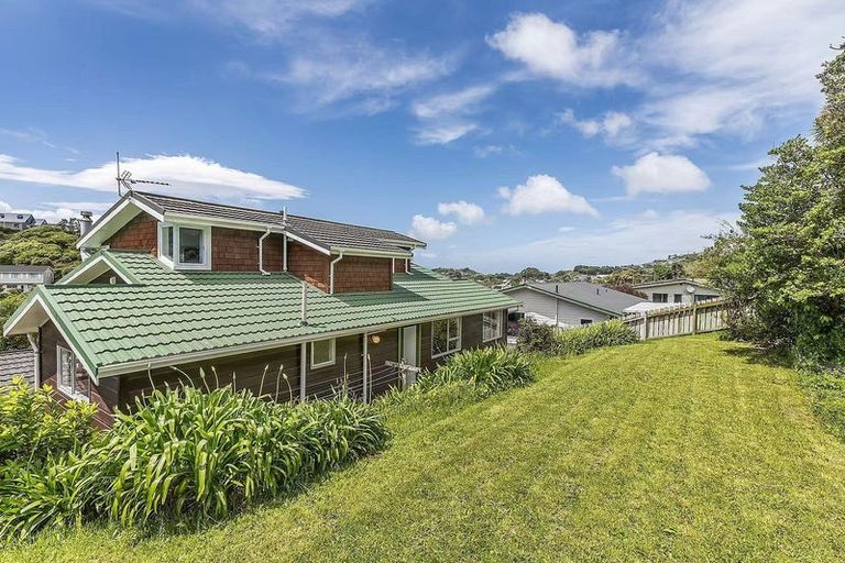 Photo of property in 17 Malaghan Grove, Johnsonville, Wellington, 6037