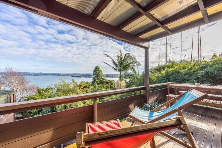 Photo of property in 2/33-35 Teal Crescent, Beach Haven, Auckland, 0626