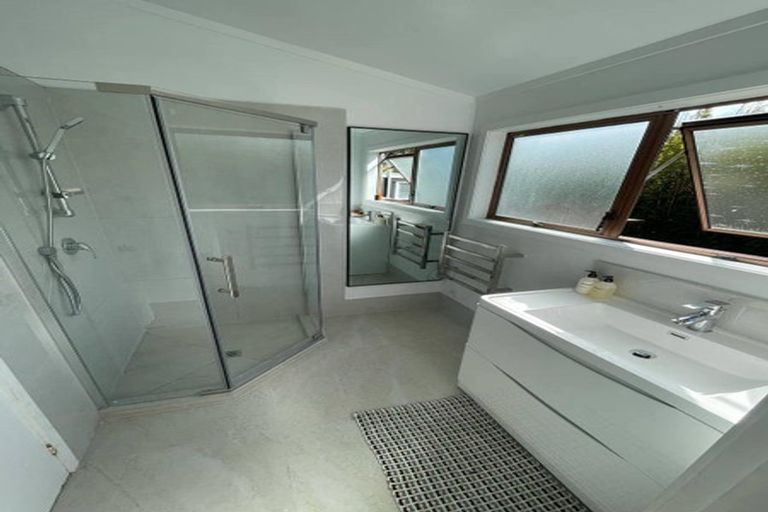 Photo of property in 50a Sunnyside Road, Sunnyvale, Auckland, 0612