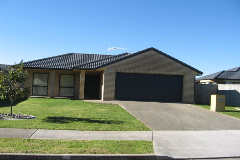 Photo of property in 22 Glencalder Place, Wattle Downs, Auckland, 2103