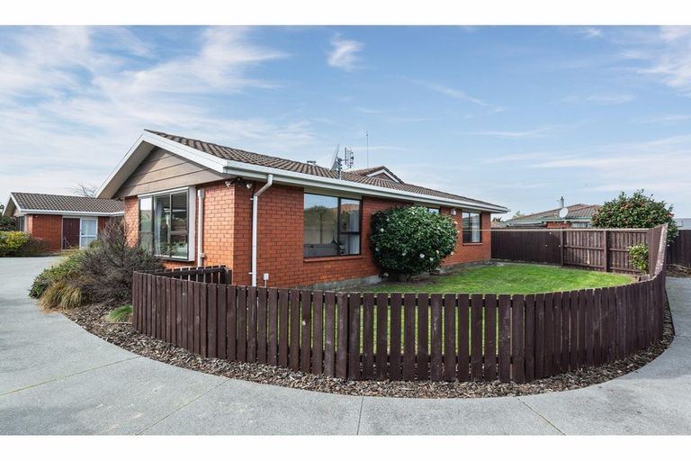 Photo of property in 1/127 Reynolds Avenue, Bishopdale, Christchurch, 8053