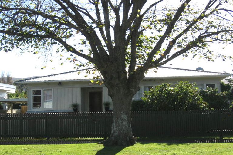 Photo of property in 7 Athlone Crescent, Boulcott, Lower Hutt, 5011