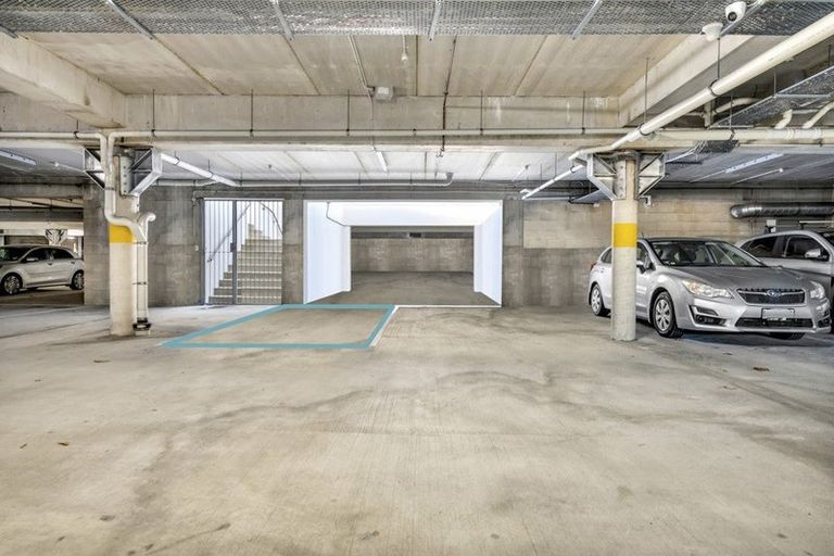 Photo of property in 10/11 Carlos Drive, Flat Bush, Auckland, 2016