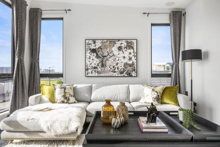 Photo of property in 32 Tahuna Minhinnick Drive, Glenbrook, Waiuku, 2681