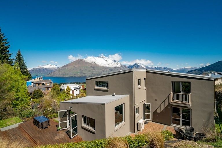 Photo of property in 2d Vancouver Drive, Queenstown, 9300