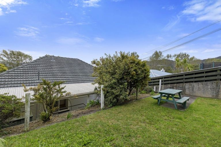 Photo of property in 214 Waddington Drive, Naenae, Lower Hutt, 5011