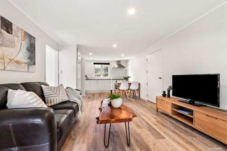 Photo of property in 161 Triangle Road, Massey, Auckland, 0614