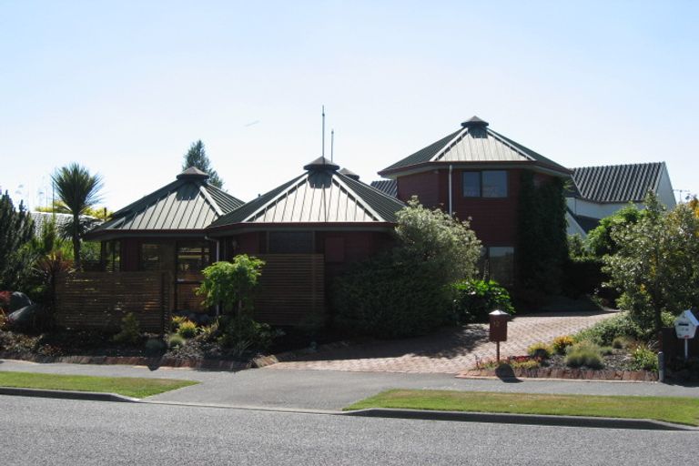 Photo of property in 32 Westgrove Avenue, Avonhead, Christchurch, 8042