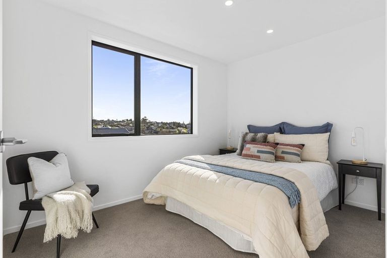 Photo of property in 11 Rita Meredith Road, Wai O Taiki Bay, Auckland, 1072