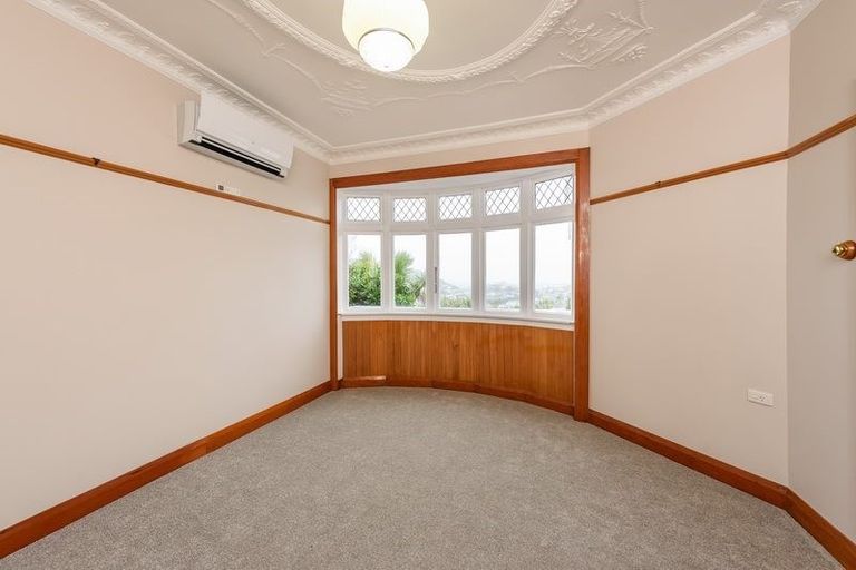 Photo of property in 15 Aranoni Street, Island Bay, Wellington, 6023