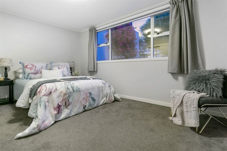 Photo of property in 1/111 Sylvan Avenue, Northcote, Auckland, 0627