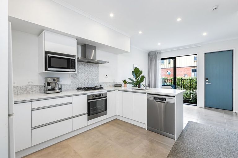 Photo of property in 42 Pennant Street, Long Bay, Auckland, 0630