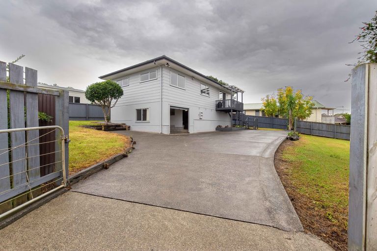 Photo of property in 207 Mahia Road, Wattle Downs, Auckland, 2102