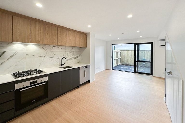 Photo of property in 4/6 Victoria Street, Ebdentown, Upper Hutt, 5018