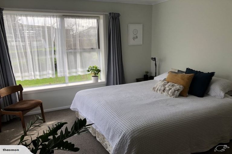 Photo of property in 125 Chamberlain Road, Massey, Auckland, 0614