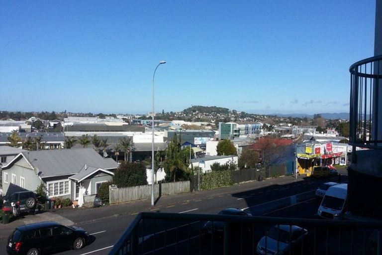 Photo of property in 5/2 Western Springs Road, Morningside, Auckland, 1021
