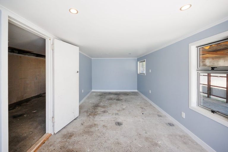 Photo of property in 14 Hillcrest Drive, Kelvin Grove, Palmerston North, 4414