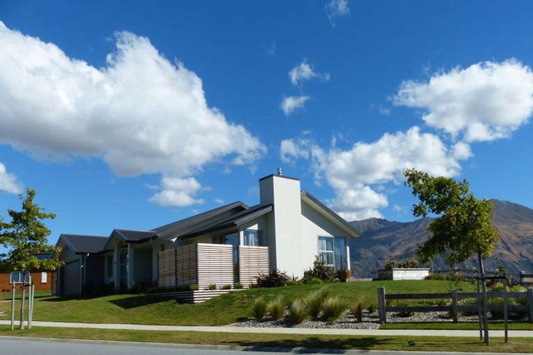 Photo of property in 33 Infinity Drive, Wanaka, 9305