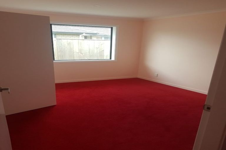 Photo of property in 5 Cyprus Place, Fitzherbert, Palmerston North, 4410
