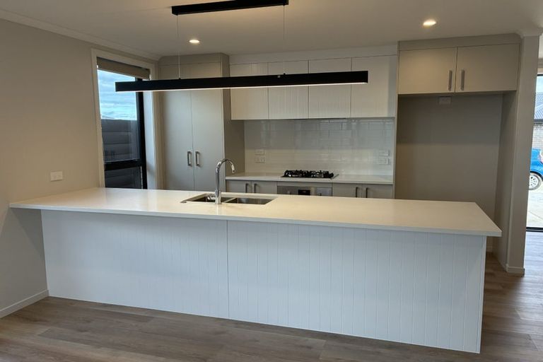 Photo of property in 28 Waruhia Crescent, Rototuna North, 3210