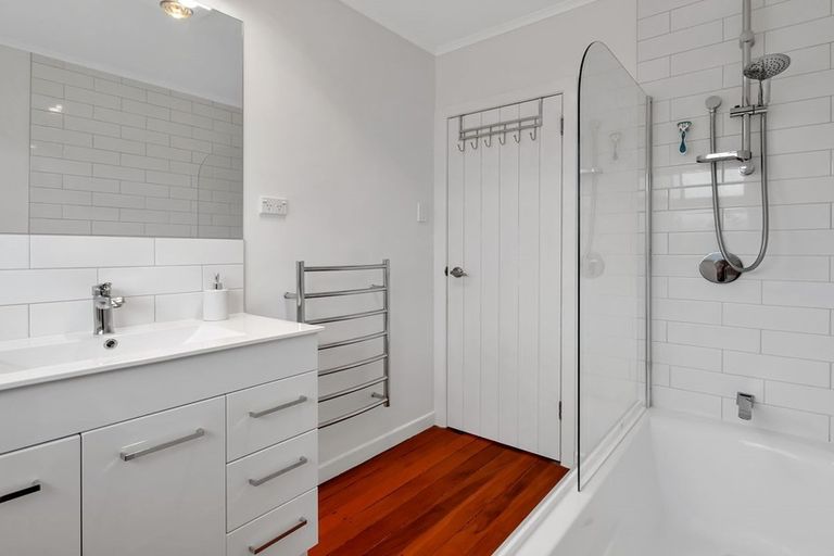 Photo of property in 97 Onerahi Road, Onerahi, Whangarei, 0110