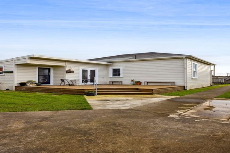 Photo of property in 22 Milmoe Street, Hawera, 4610