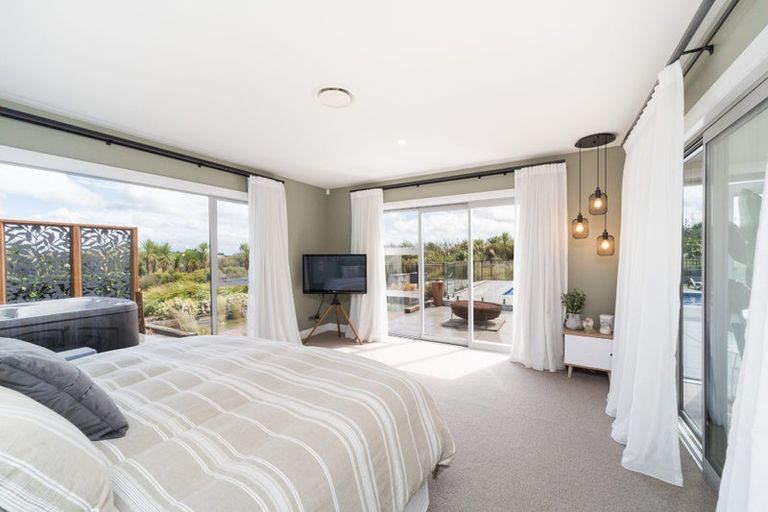 Photo of property in 9 Paterson Lane, Kelvin Grove, Palmerston North, 4470