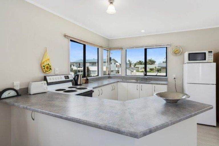 Photo of property in 37 Grove Avenue, Mount Maunganui, 3116