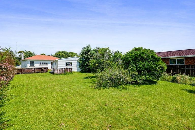 Photo of property in 7 Tarahua Road, Vogeltown, New Plymouth, 4310