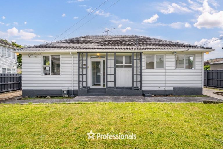 Photo of property in 17 Molesworth Street, Taita, Lower Hutt, 5011