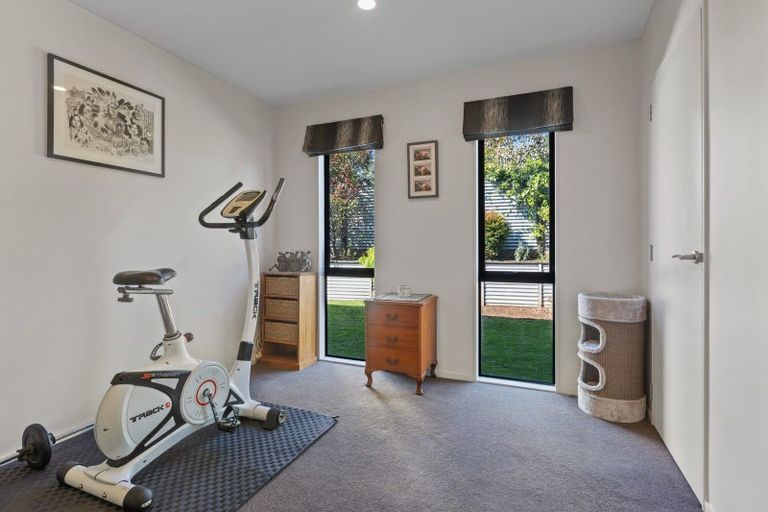 Photo of property in 399 Tukapa Street, Hurdon, New Plymouth, 4310