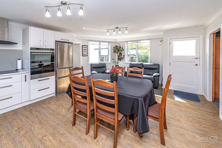 Photo of property in 34 Selwyn Crescent, College Estate, Whanganui, 4500