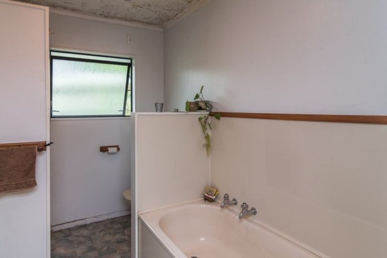 Photo of property in 140 Arawhata Road, Paraparaumu, 5032