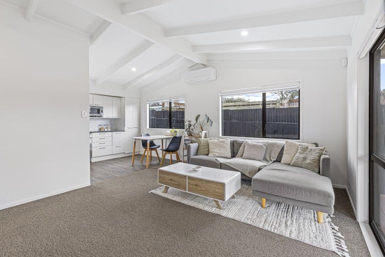 Photo of property in 141b Henderson Valley Road, Henderson, Auckland, 0612