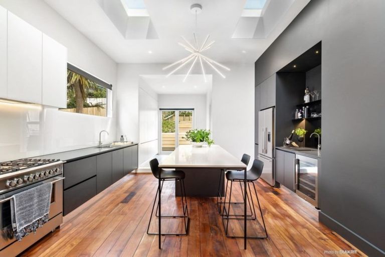 Photo of property in 97 Waipapa Road, Hataitai, Wellington, 6021