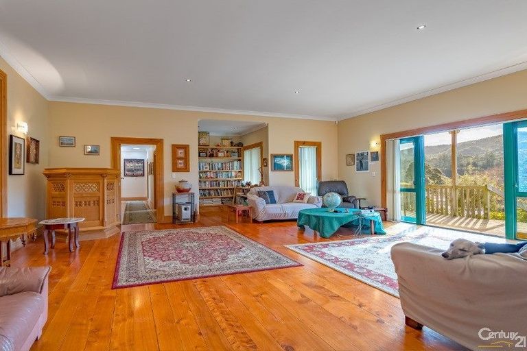 Photo of property in 5 Twin Lakes Road, Te Marua, Upper Hutt, 5018