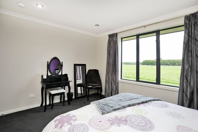 Photo of property in 34 Mckellar Road, Seaward Bush, Invercargill, 9871