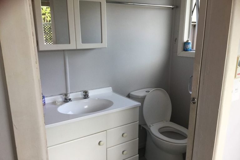 Photo of property in 1 First Avenue, Urenui, 4377