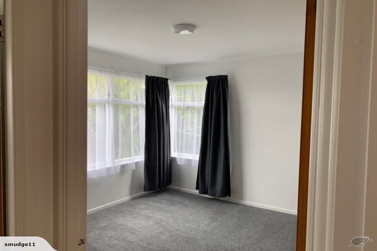 Photo of property in 82 Flanshaw Road, Te Atatu South, Auckland, 0610