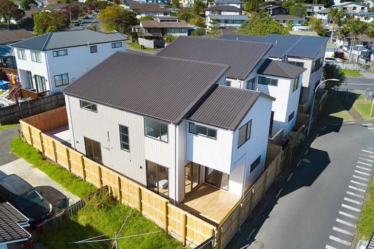 Photo of property in 53 Meadowood Drive, Unsworth Heights, Auckland, 0632